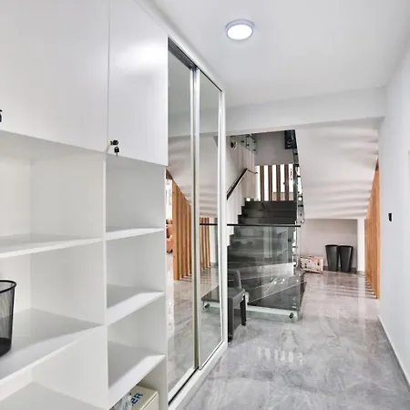 Aysa, Yeni Iskele Villa